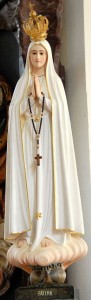 320px-Moosburg_Freudenberg_Wallfahrtskirche_Maria_Sieben_Schmerzen_Fátima-Statue_26092006_01